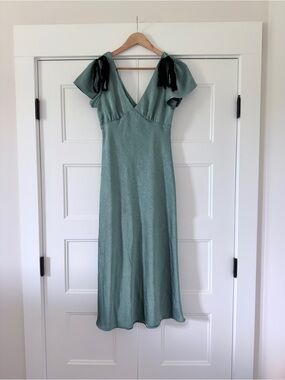 wild fable Sage Green V-Neck Midi Dress with Black Tie Details XS S
